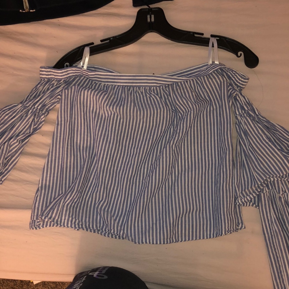 BCBG off the shoulder top